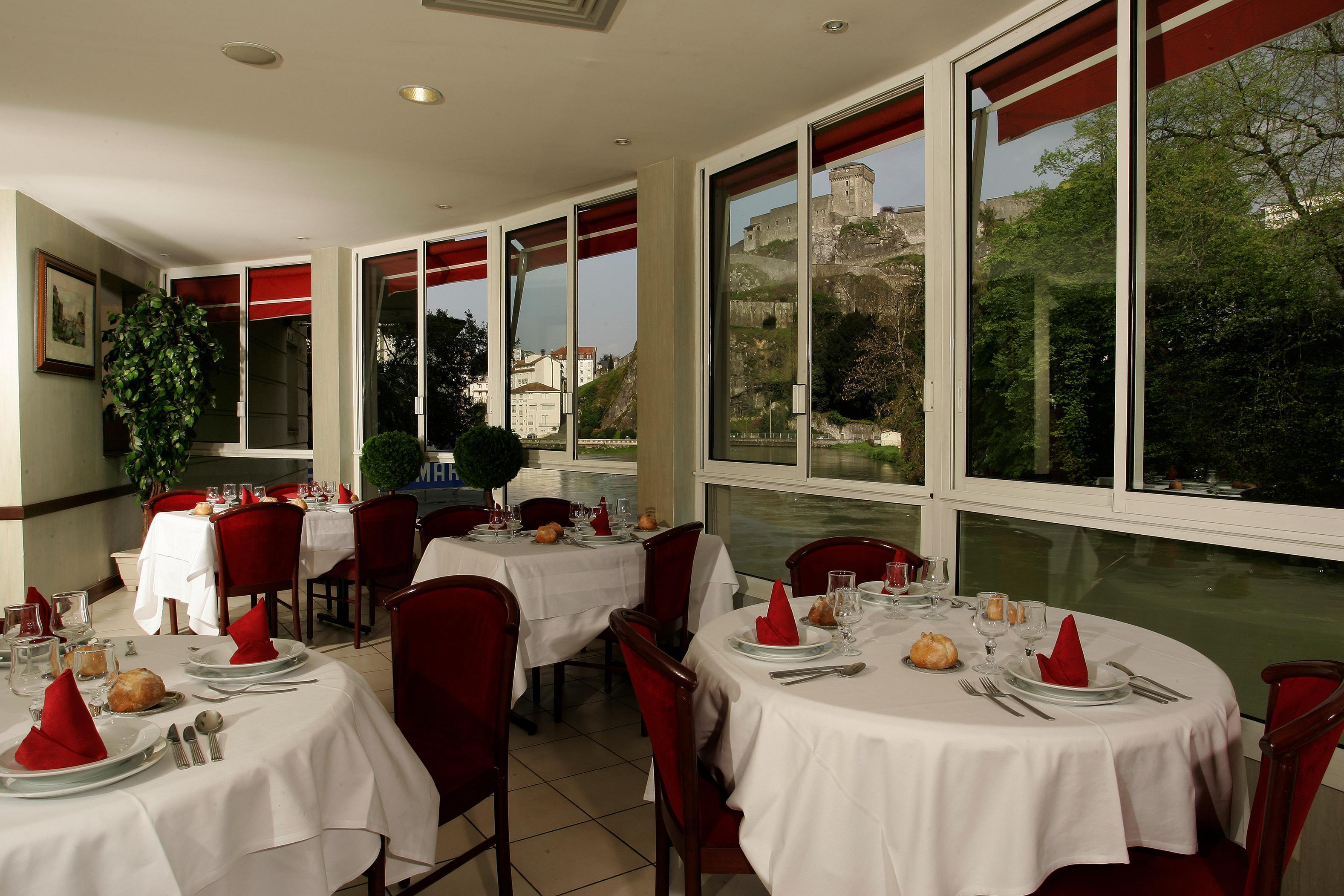 Hôtel La Solitude Lourdes Ristorante foto