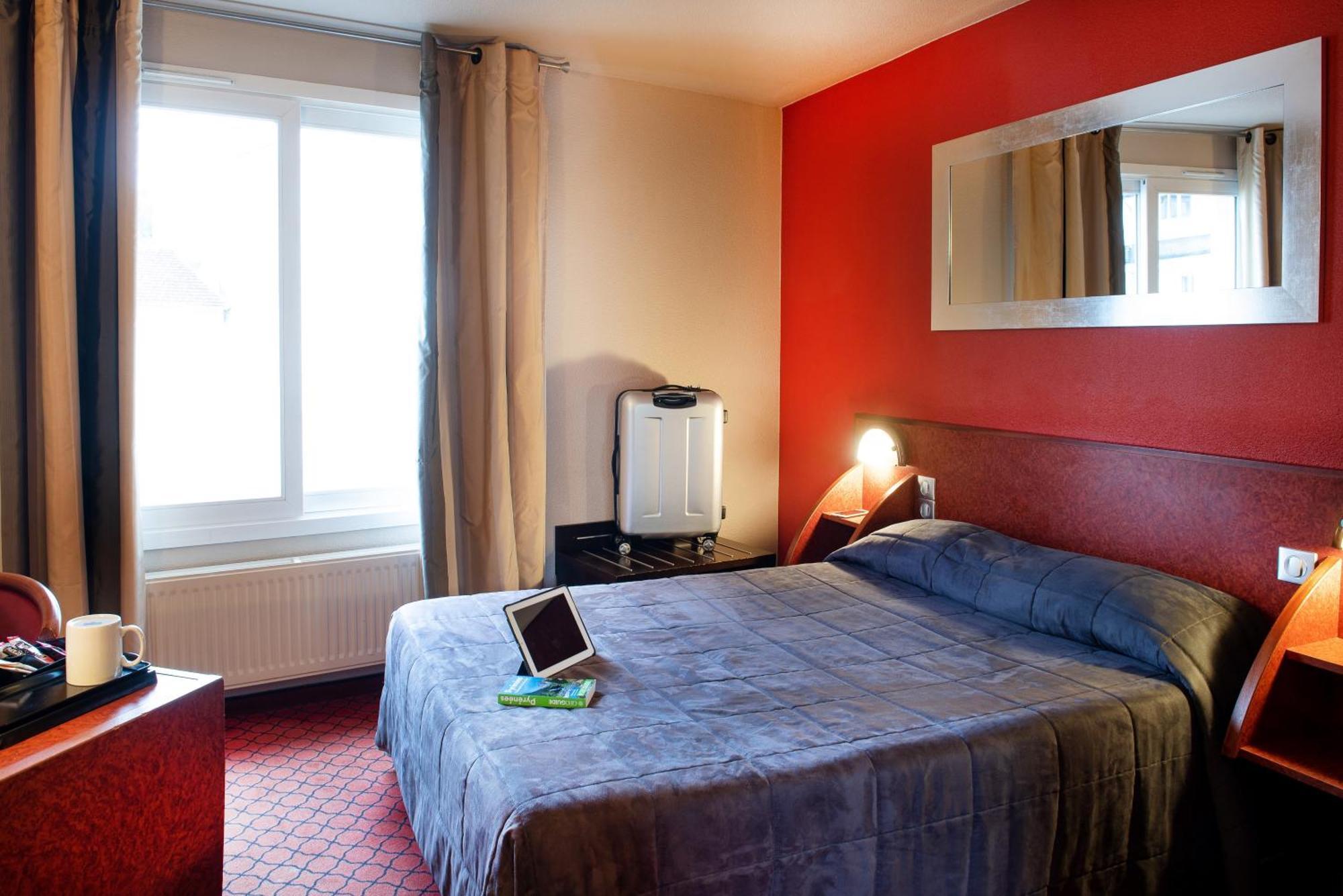 Hôtel La Solitude Lourdes Esterno foto